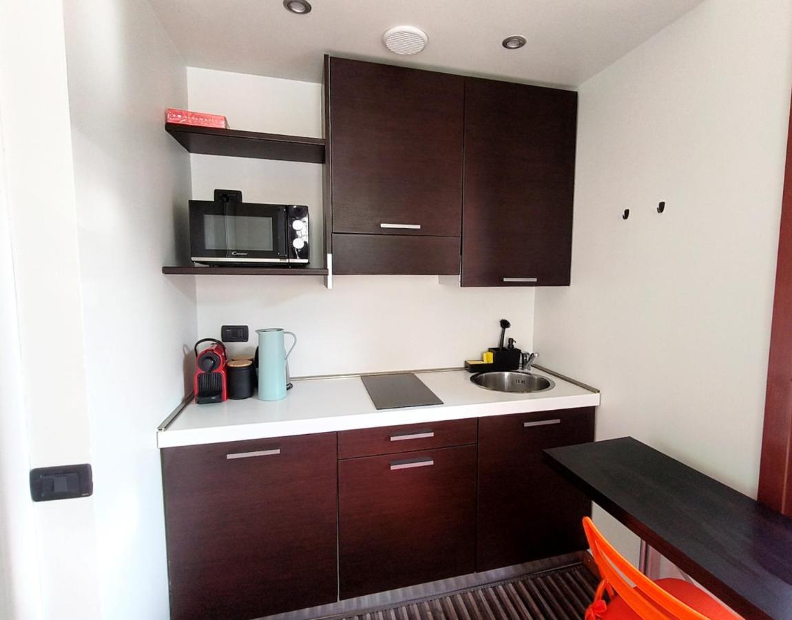 Exclusive And Unobtainable Big Terrace In Milano Downtown With Ac, Wifi, Subway M1 And M2 In Shopping Area Apartment Exterior photo